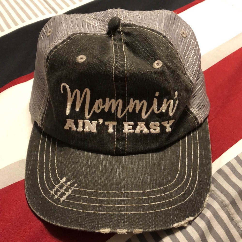 Mommin’ Ain’t Easy women’s hat - NWOT